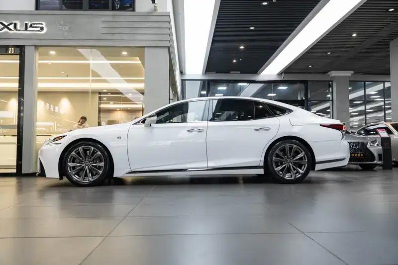 Lexus LS 2020 500h F SPORT (China VI Emission Standard) — миниатюра 3