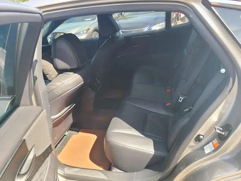 Lexus LS 2021 500h Premium Edition — миниатюра 13