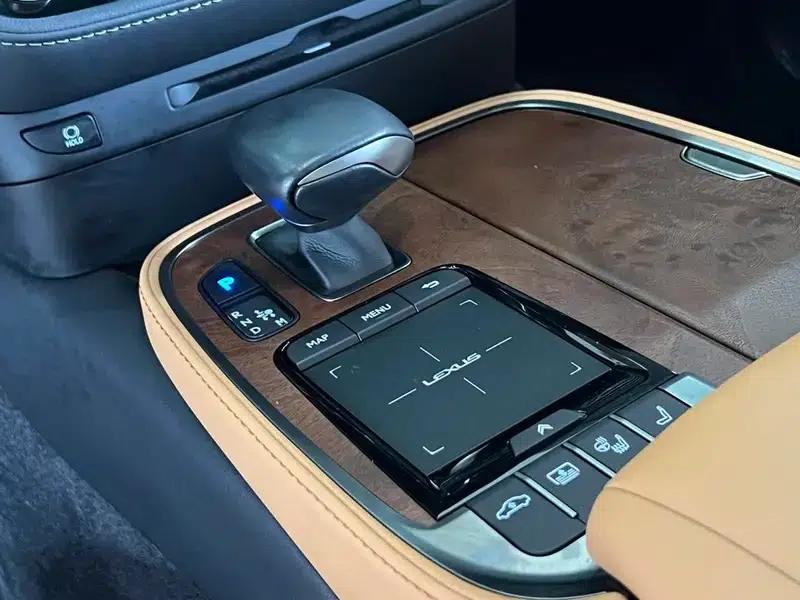 Lexus LS 2021 500h Premium Edition — миниатюра 11