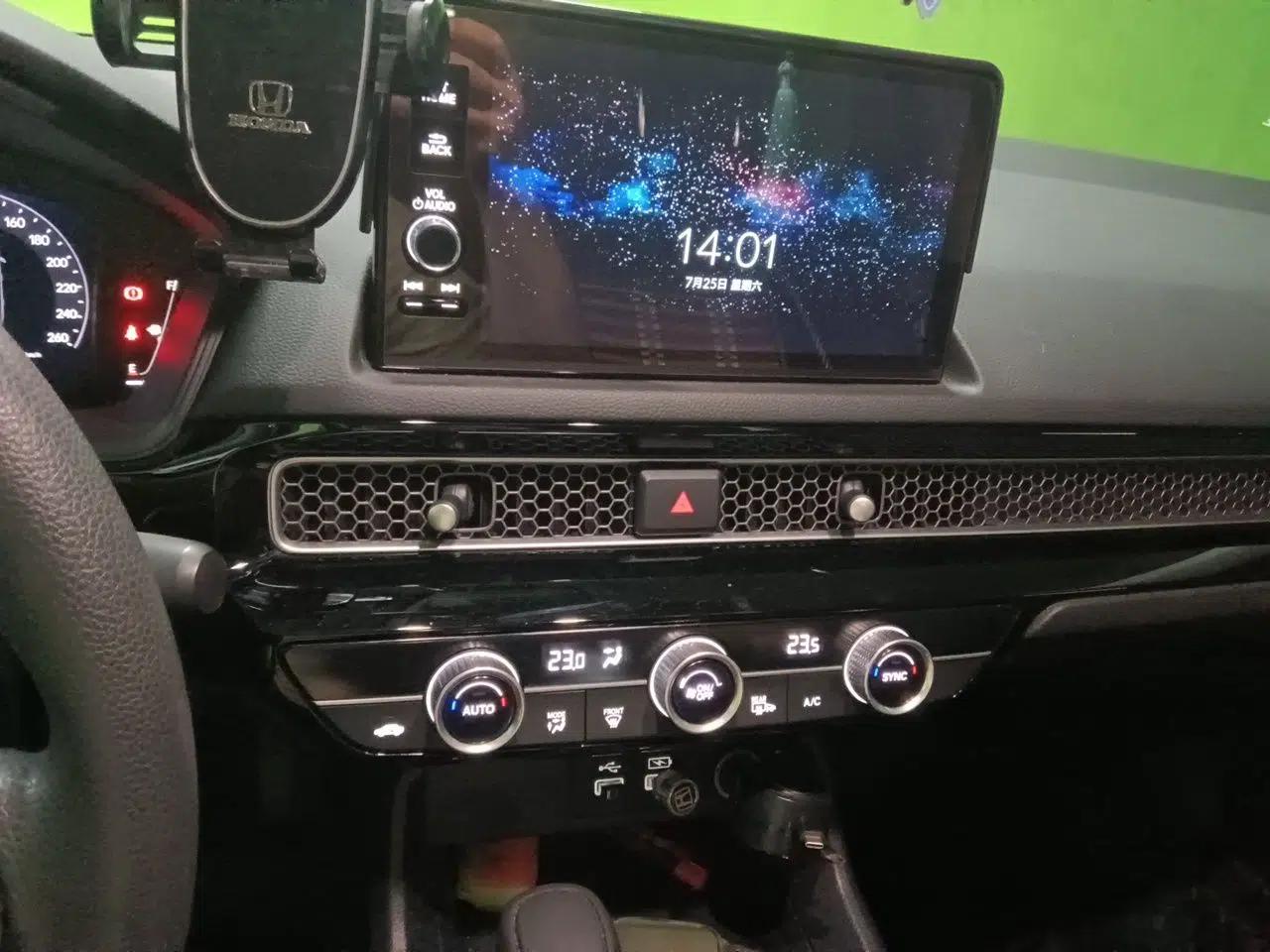 Honda Civic 2022 240TURBO CVT Dynamic Edition — миниатюра 13