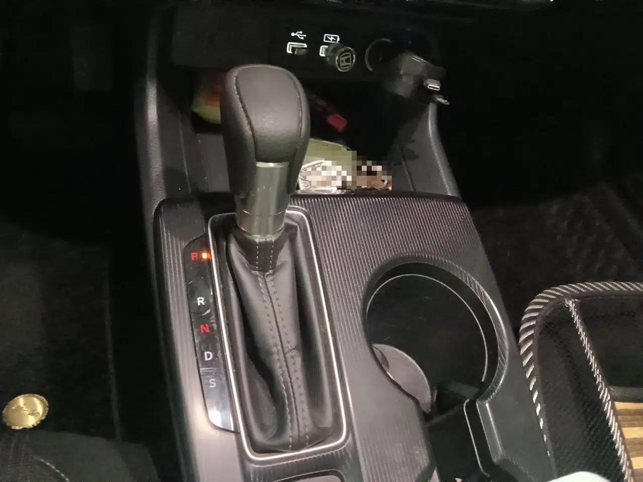 Honda Civic 2022 240TURBO CVT Dynamic Edition — миниатюра 14