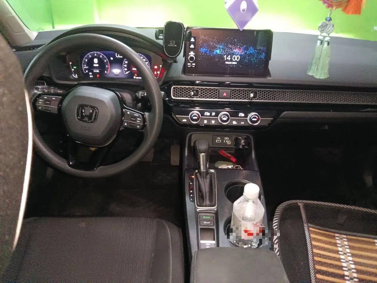 Honda Civic 2022 240TURBO CVT Dynamic Edition — миниатюра 9