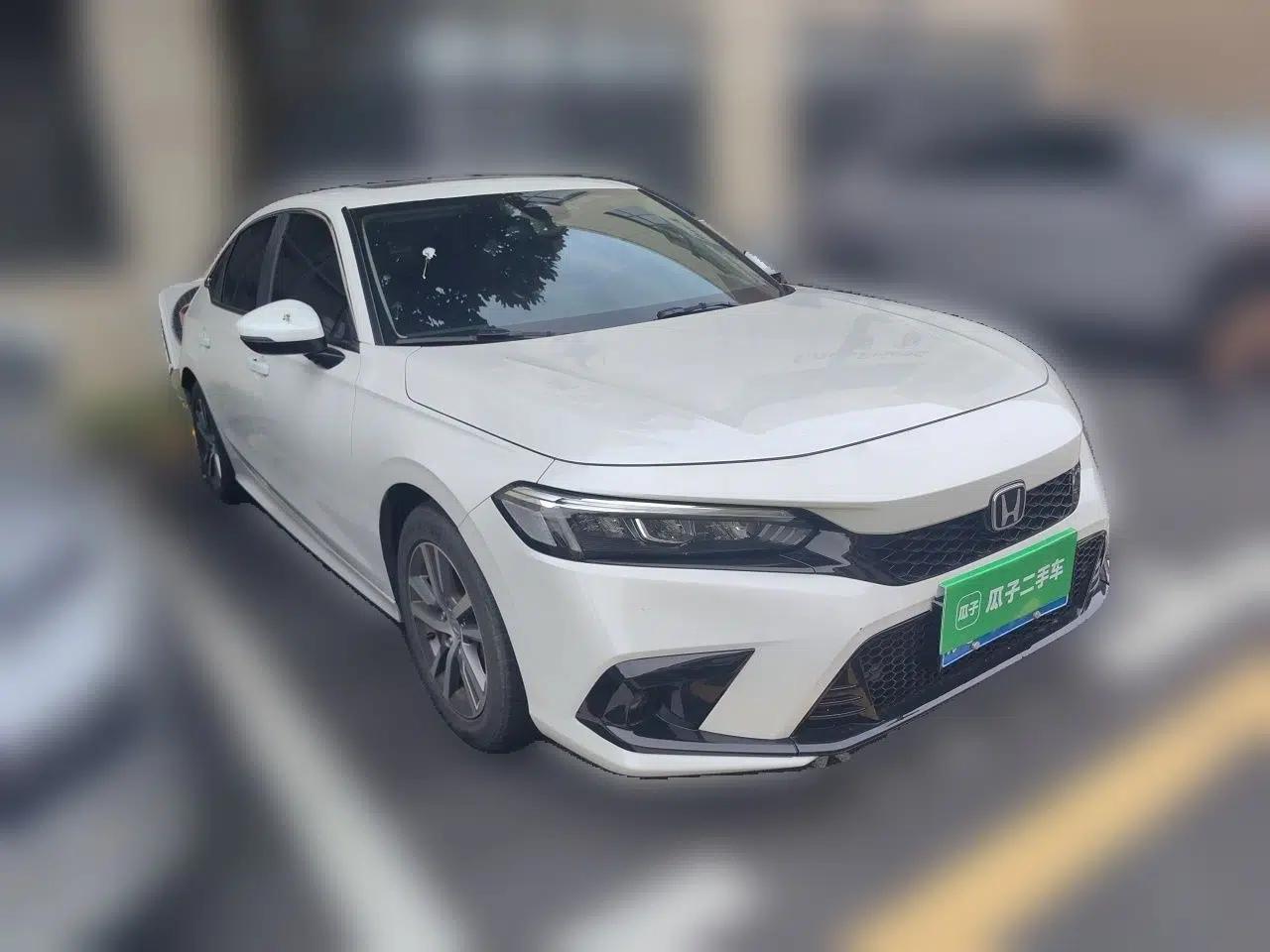 Honda Civic 2023 240TURBO CVT Dynamic Edition — миниатюра 3