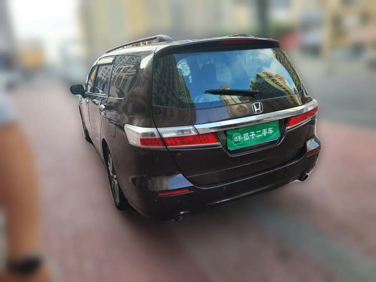 Honda Odyssey 2014 2.4L Luxury Edition — миниатюра 4