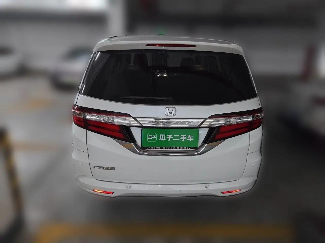 Honda Odyssey 2015 Updated Version 2.4L Smart Edition — миниатюра 5