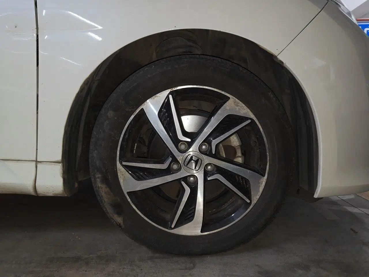 Honda Odyssey 2015 Updated Version 2.4L Smart Edition — миниатюра 8