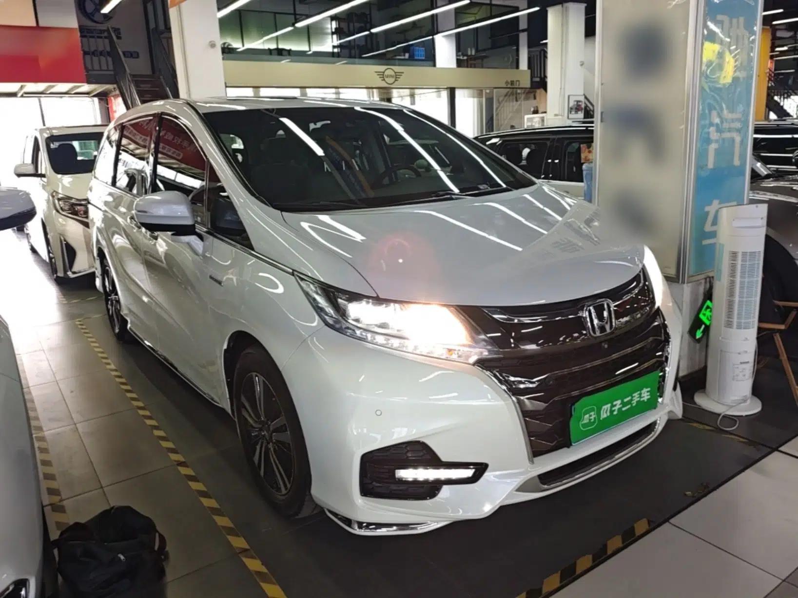 Honda Odyssey 2019 2.0L Rui·Zhi Zhen Edition — миниатюра 3