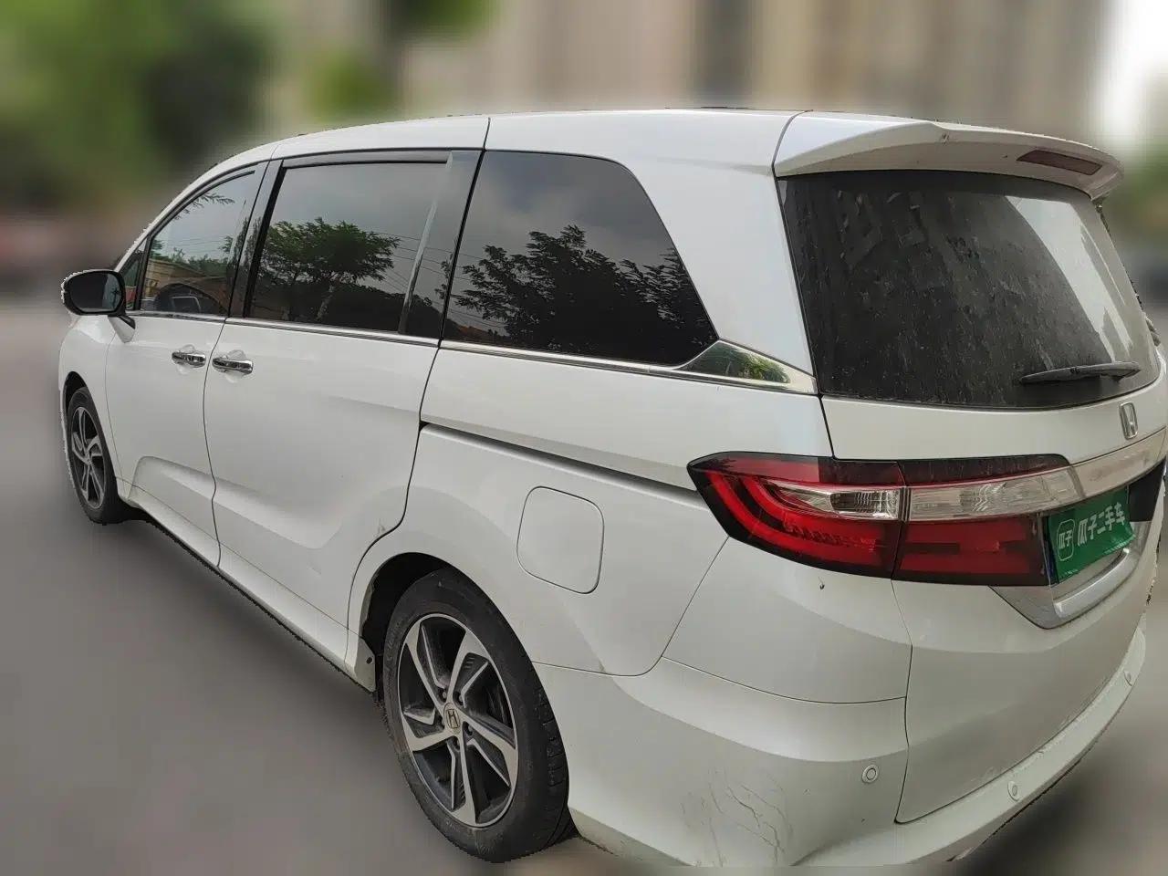 Honda Odyssey 2017 2.4L Smart Edition — миниатюра 4