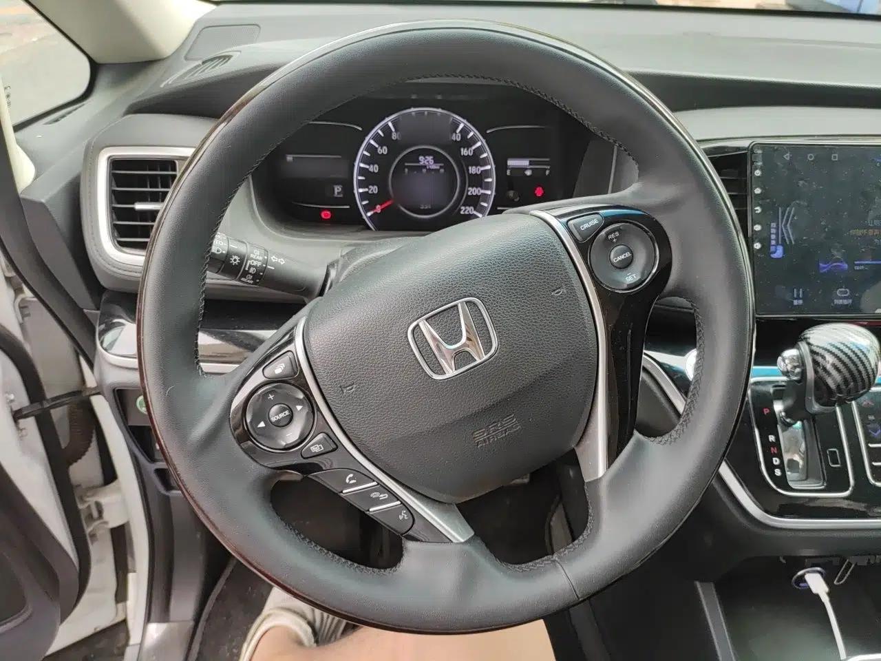 Honda Odyssey 2017 2.4L Smart Edition — миниатюра 10