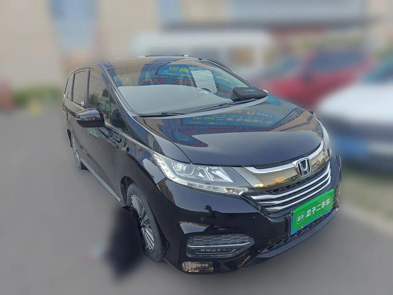 Honda Odyssey 2018 2.4L Luxury Edition — миниатюра 3