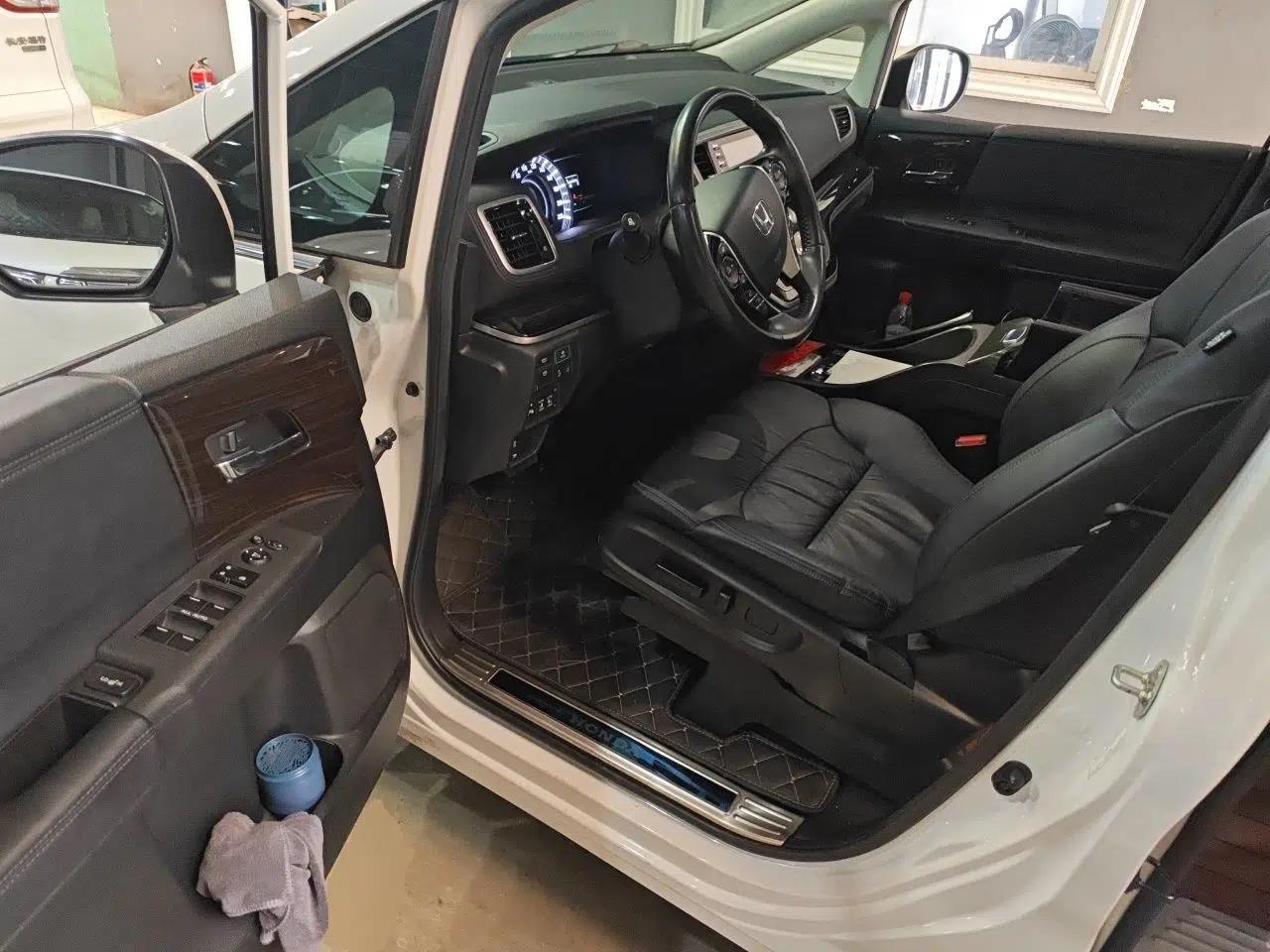 Honda Odyssey 2021 2.0L Rui·Supreme Edition — миниатюра 16
