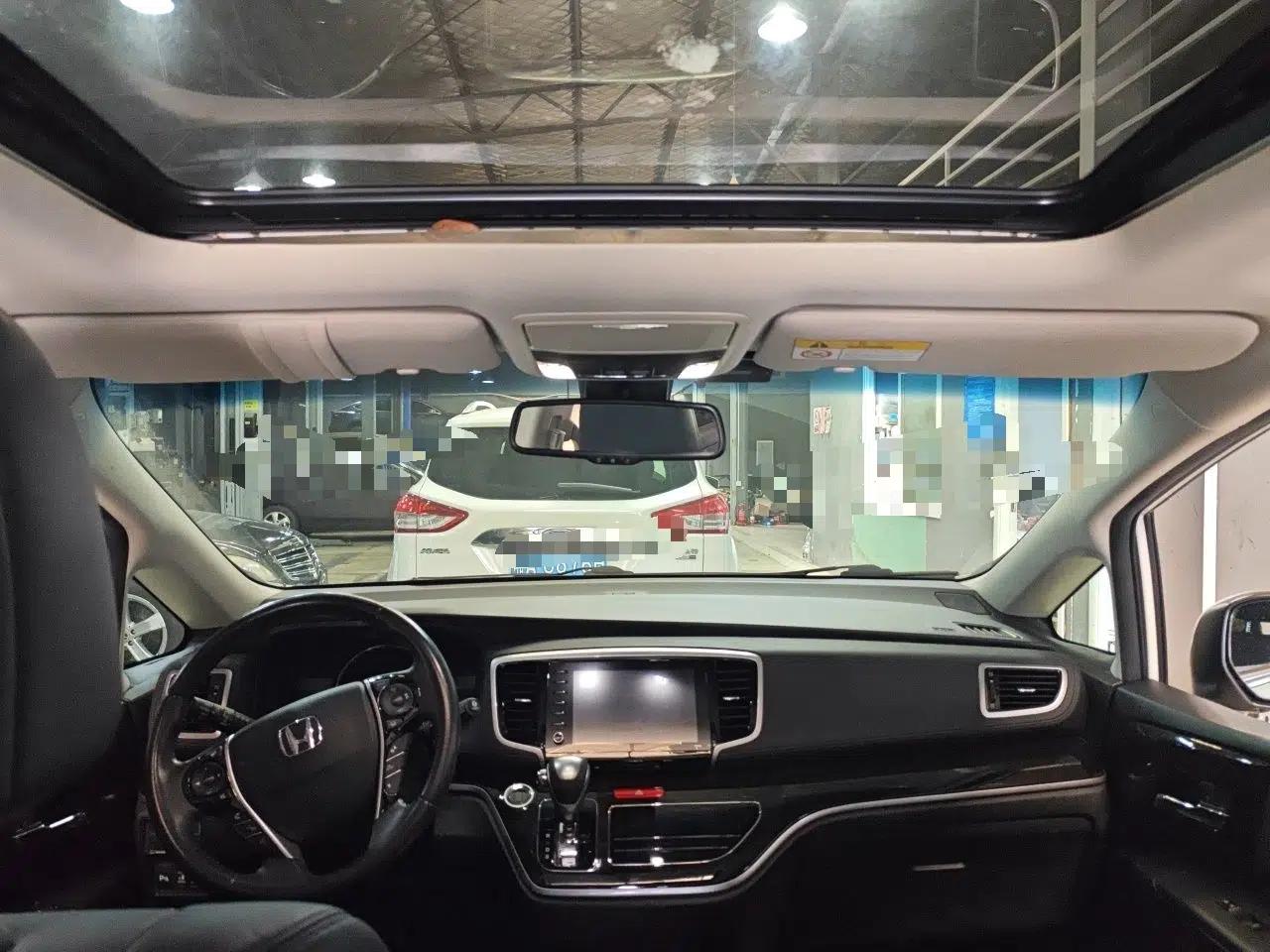 Honda Odyssey 2021 2.0L Rui·Supreme Edition — миниатюра 18