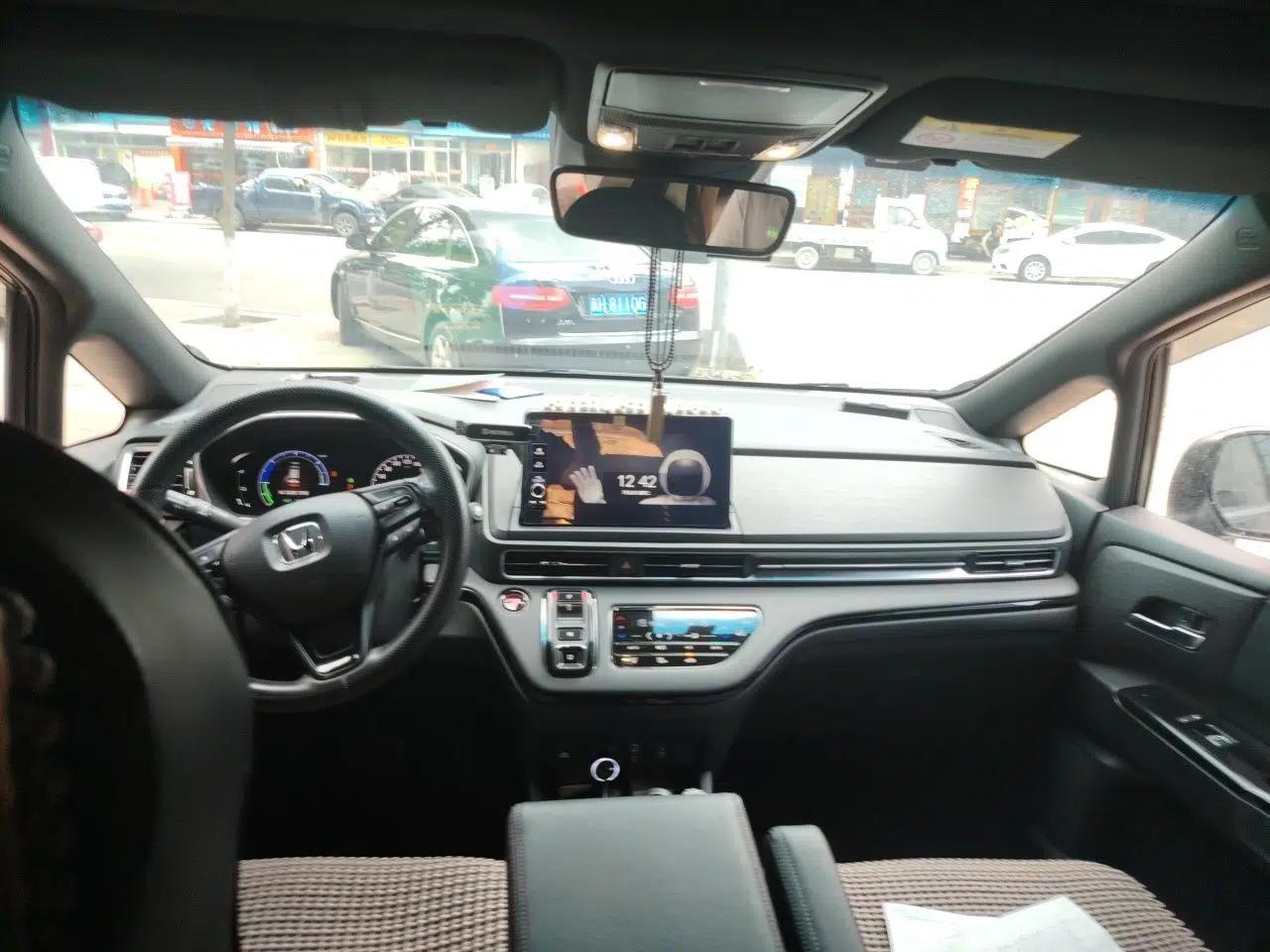 Honda Odyssey 2024 2.0L eHEV Sharp – Supreme Edition — миниатюра 18