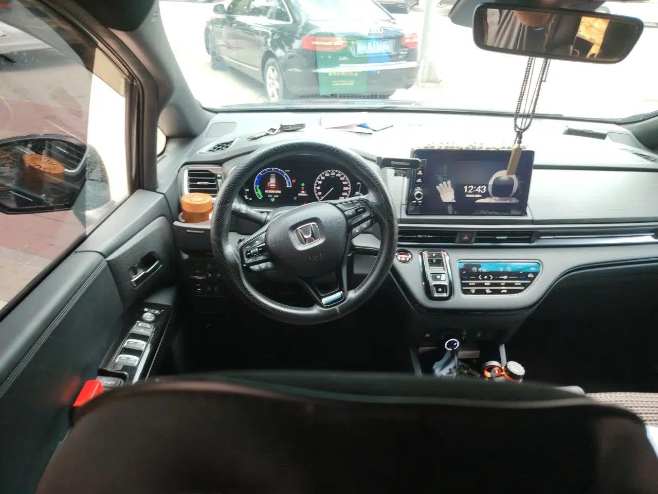 Honda Odyssey 2024 2.0L eHEV Sharp – Supreme Edition — миниатюра 10