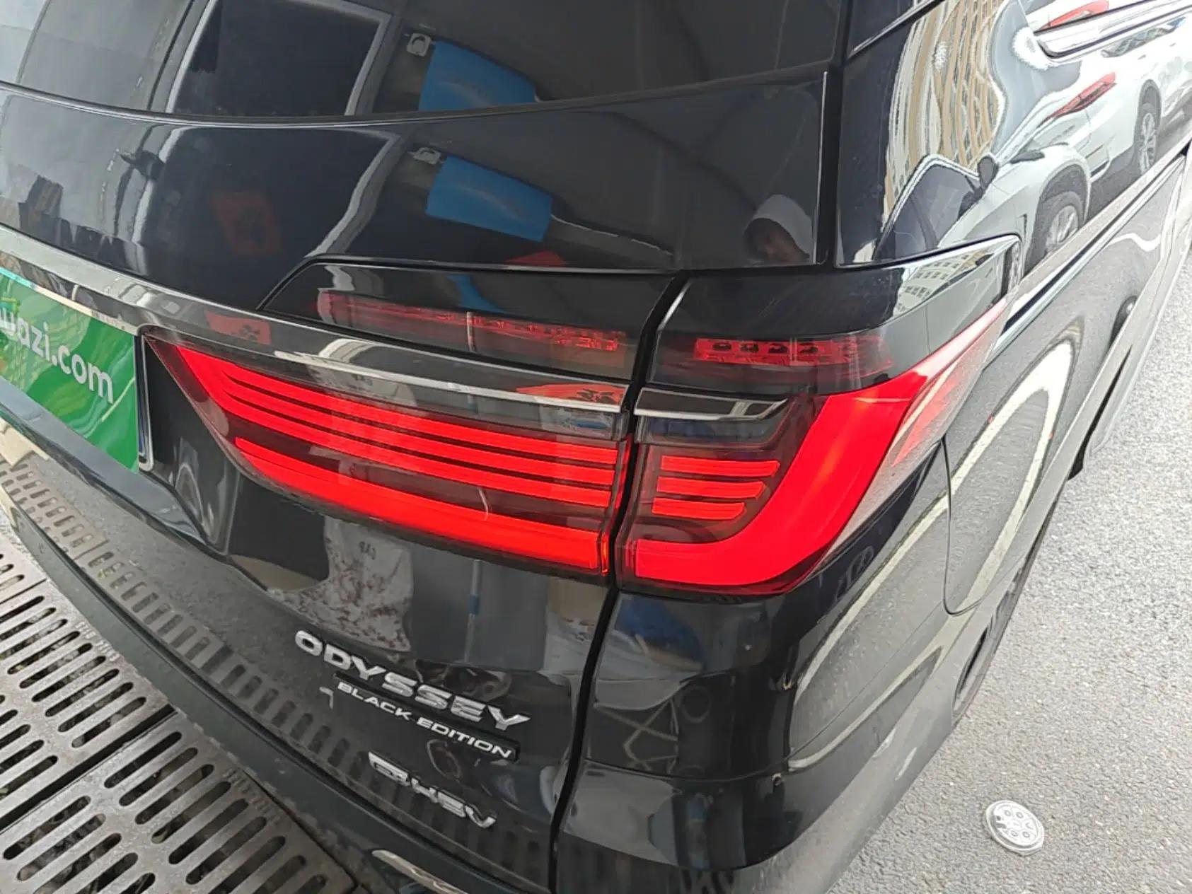 Honda Odyssey 2022 2.0L eHEV Sharp·Luxury Edition — миниатюра 9