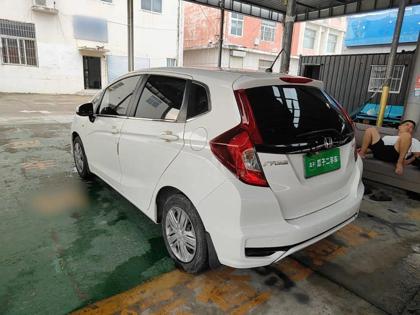 Honda Fit 2018 1.5L CVT Comfort Version — миниатюра 4