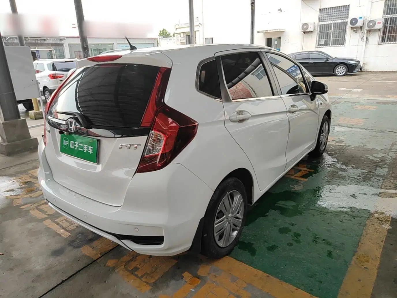 Honda Fit 2018 1.5L CVT Comfort Version — миниатюра 6