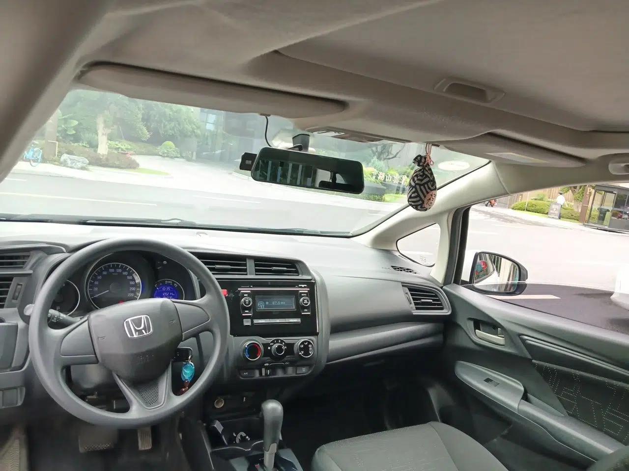 Honda Fit 2016 1.5L LXS CVT Comfort Sunroof Version — миниатюра 15