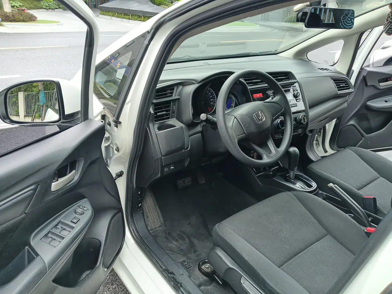 Honda Fit 2016 1.5L LXS CVT Comfort Sunroof Version — миниатюра 19