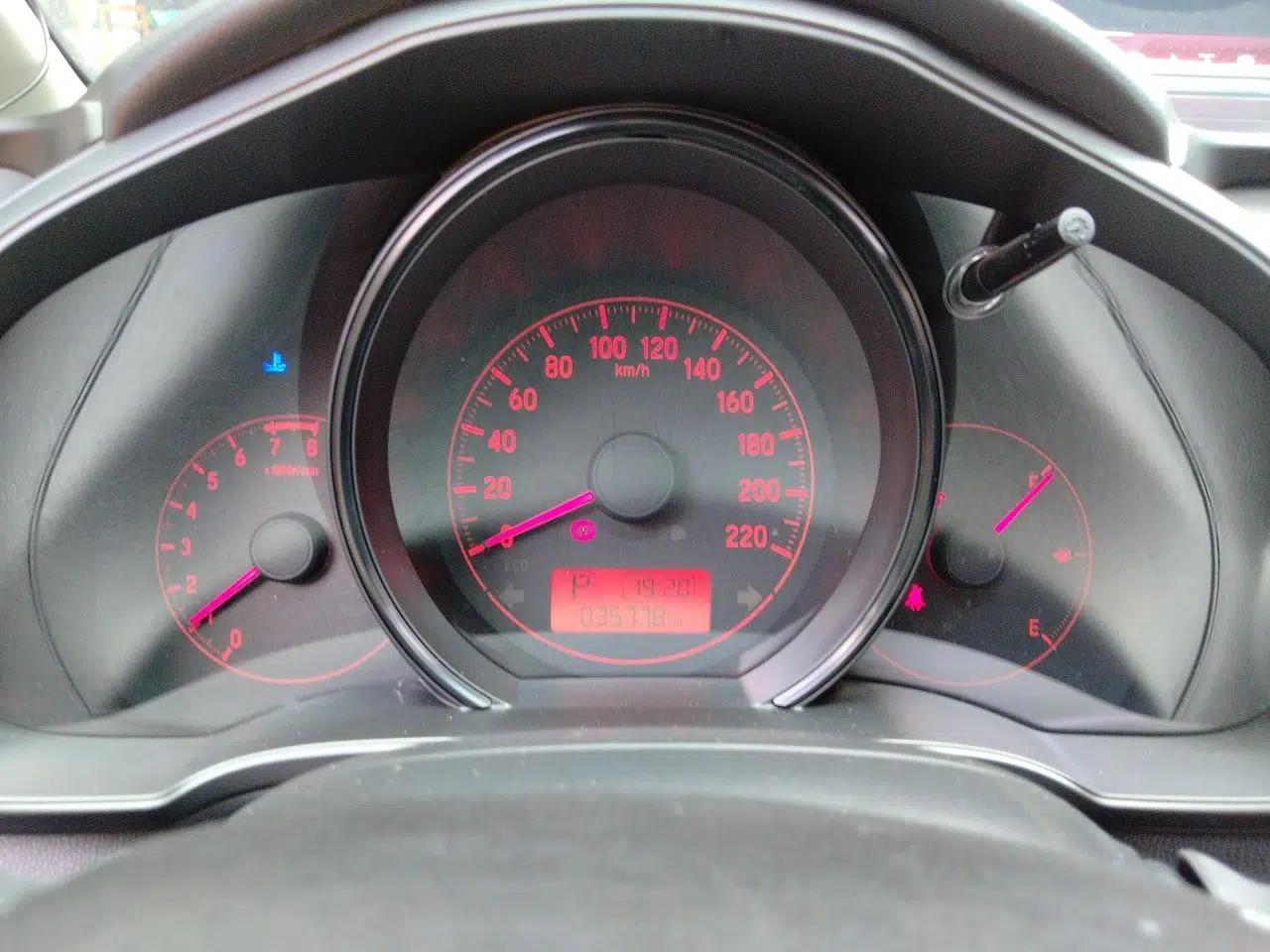 Honda Fit 2018 1.5L CVT Comfort Version — миниатюра 11