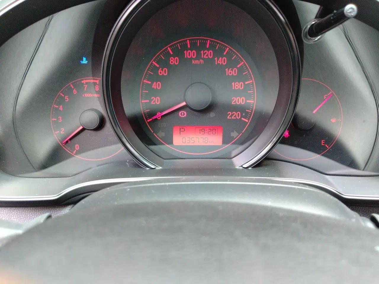 Honda Fit 2018 1.5L CVT Comfort Version — миниатюра 12