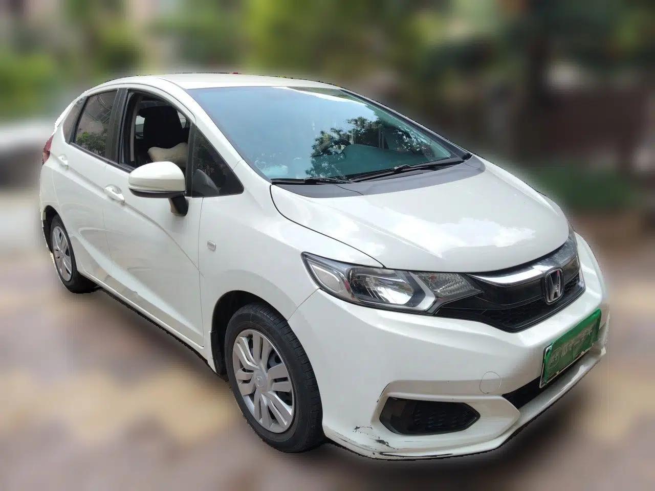 Honda Fit 2018 1.5L CVT Comfort Version — миниатюра 3