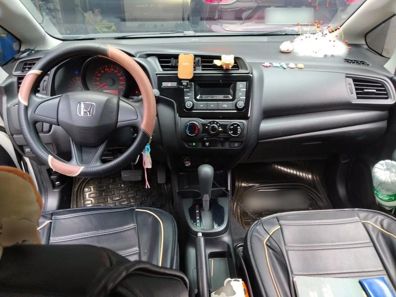 Honda Fit 2018 1.5L CVT Comfort Version — миниатюра 9