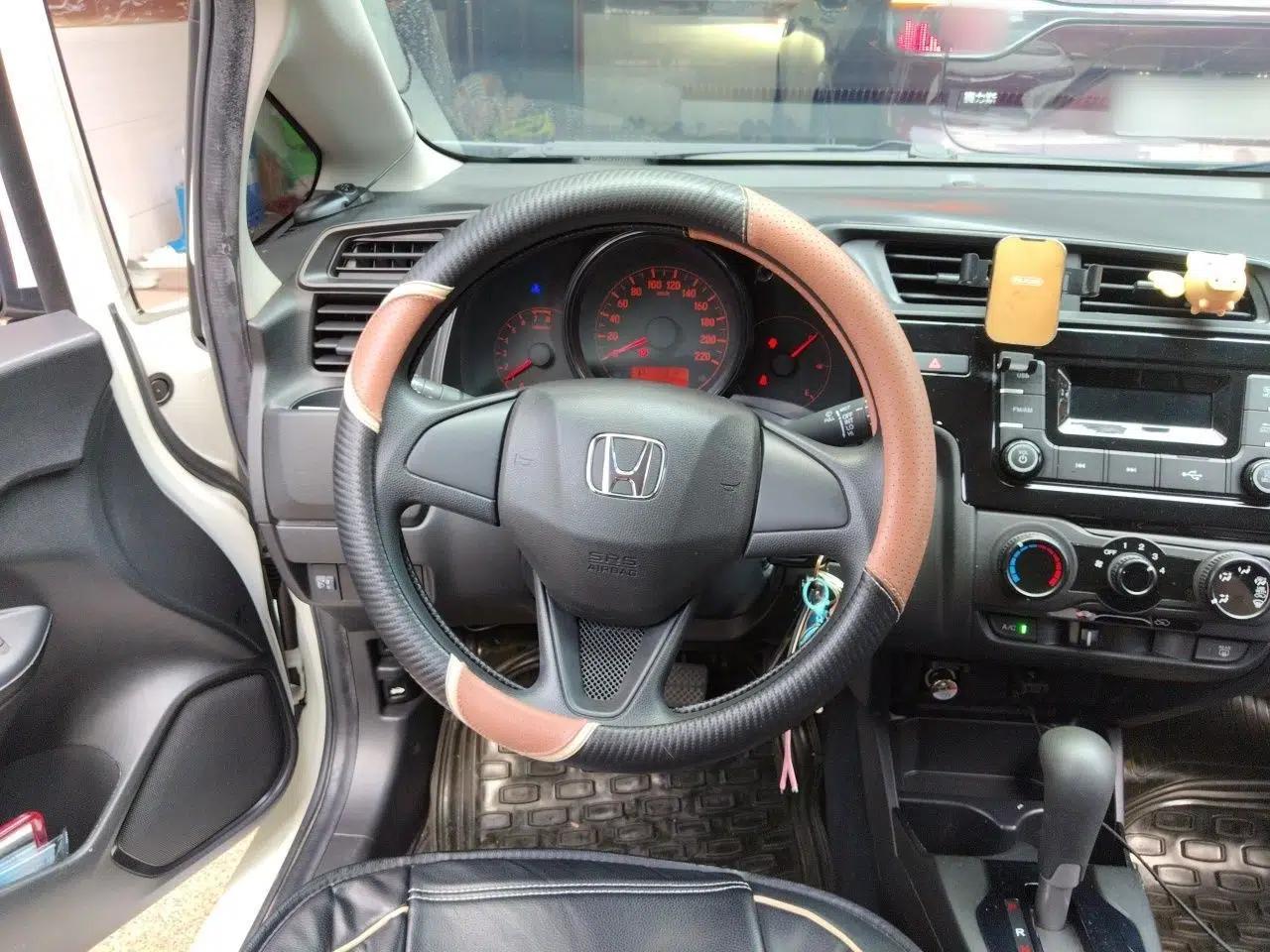 Honda Fit 2018 1.5L CVT Comfort Version — миниатюра 10