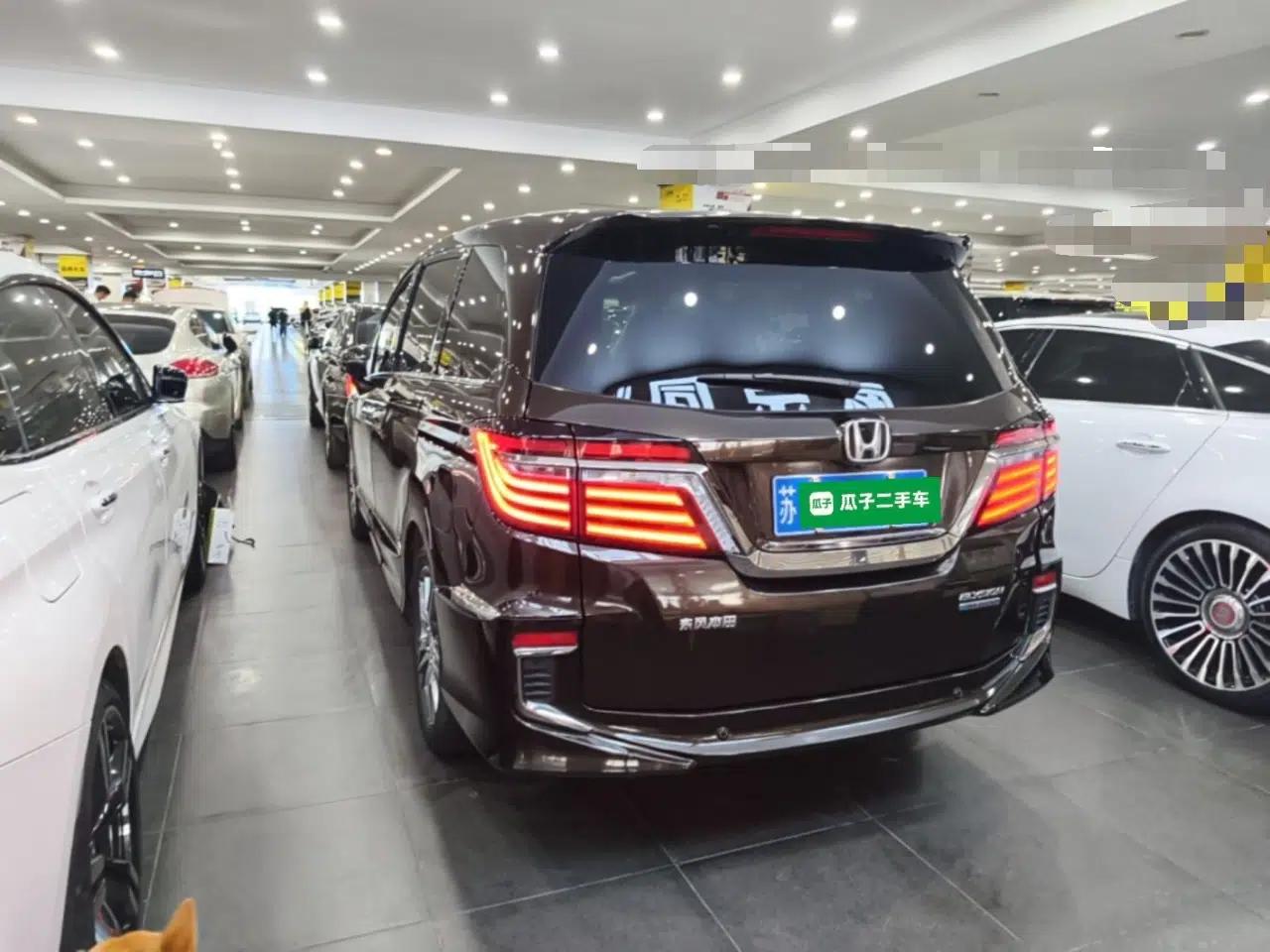 Honda Elysion 2019 2.0L Hybrid Luxury Edition — миниатюра 4