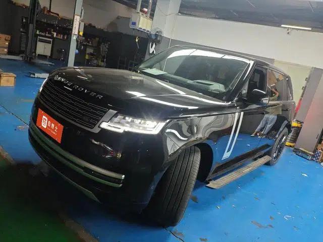 Range Rover 2023 3.0 L6 400PS Classic Extended Edition