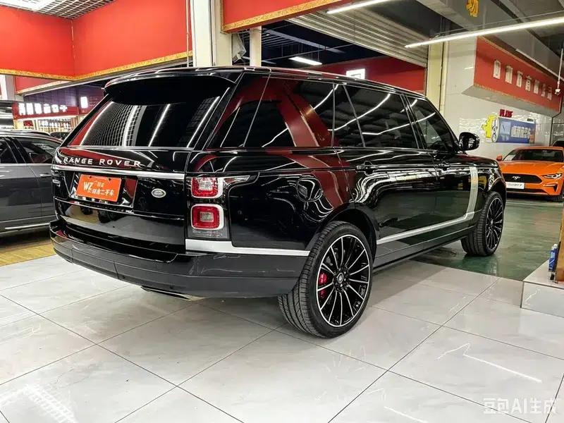 Range Rover 2022 3.0 L6 400PS Legendary Extended Classic Edition — миниатюра 5
