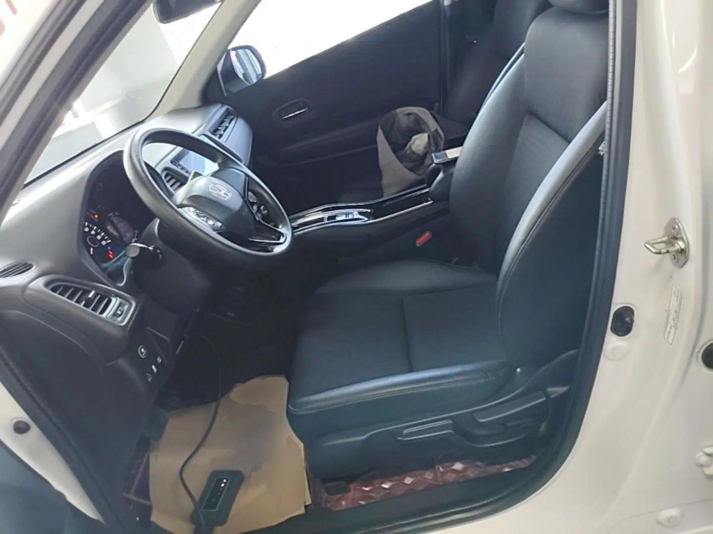 Honda Vezel 2020 1.5L CVT Pioneer Edition — миниатюра 17