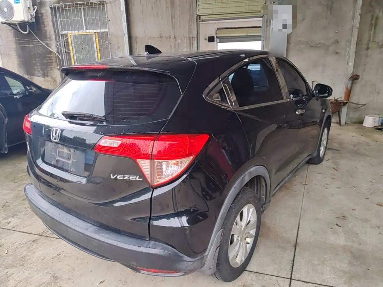 Honda Vezel 2017 1.8L CVT 2WD Elite Model — миниатюра 6