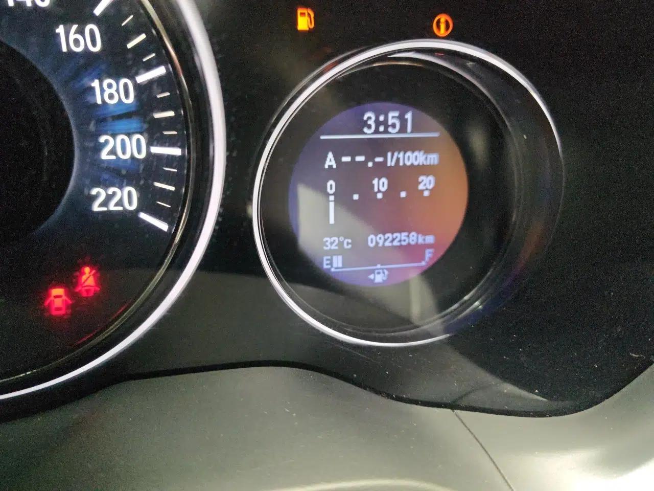 Honda Vezel 2015 1.8L CVT 2WD Luxury Model — миниатюра 12