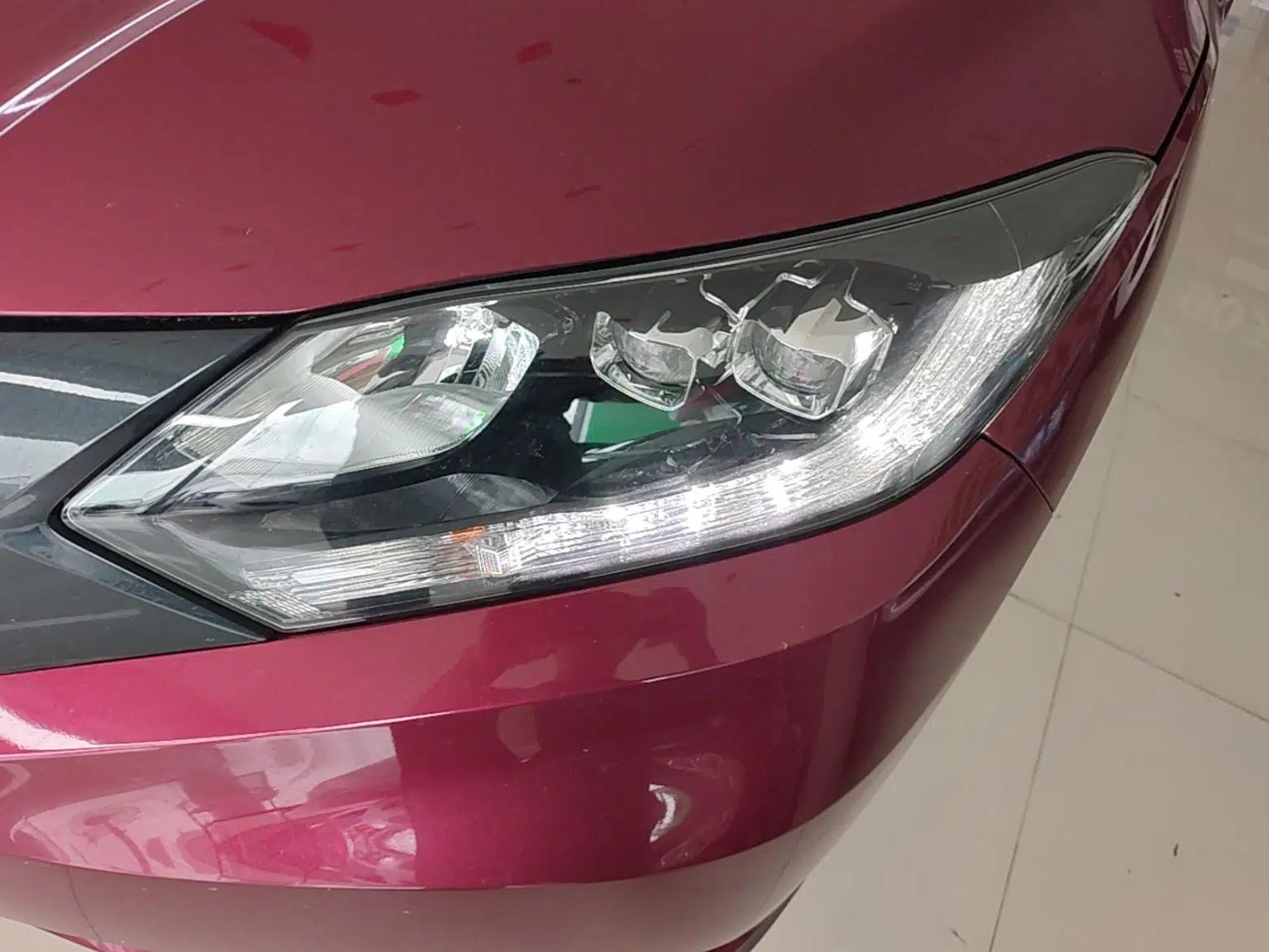 Honda Vezel 2018 1.5L CVT 2WD Technology Elite Model — миниатюра 8