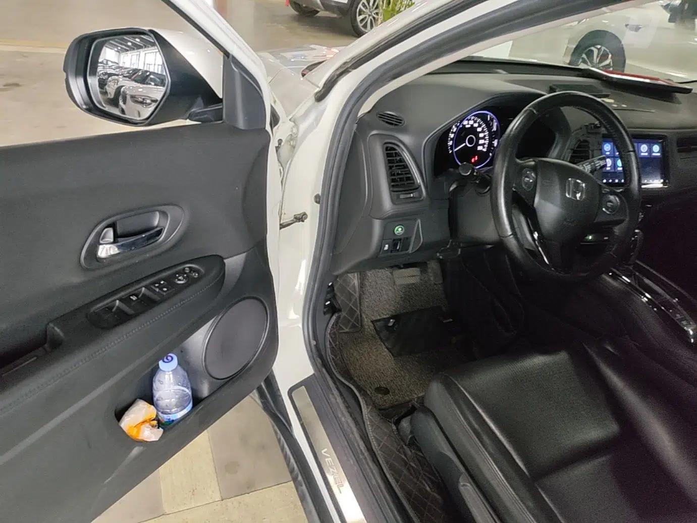 Honda Vezel 2018 1.5L CVT 2WD Technology Elite Model — миниатюра 23
