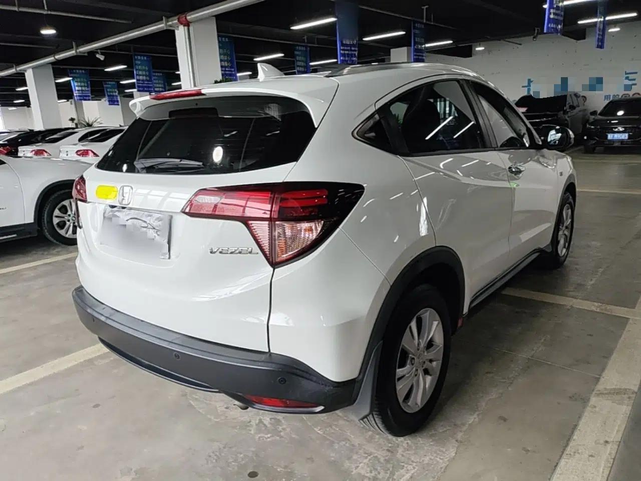 Honda Vezel 2018 1.5L CVT 2WD Technology Elite Model — миниатюра 6