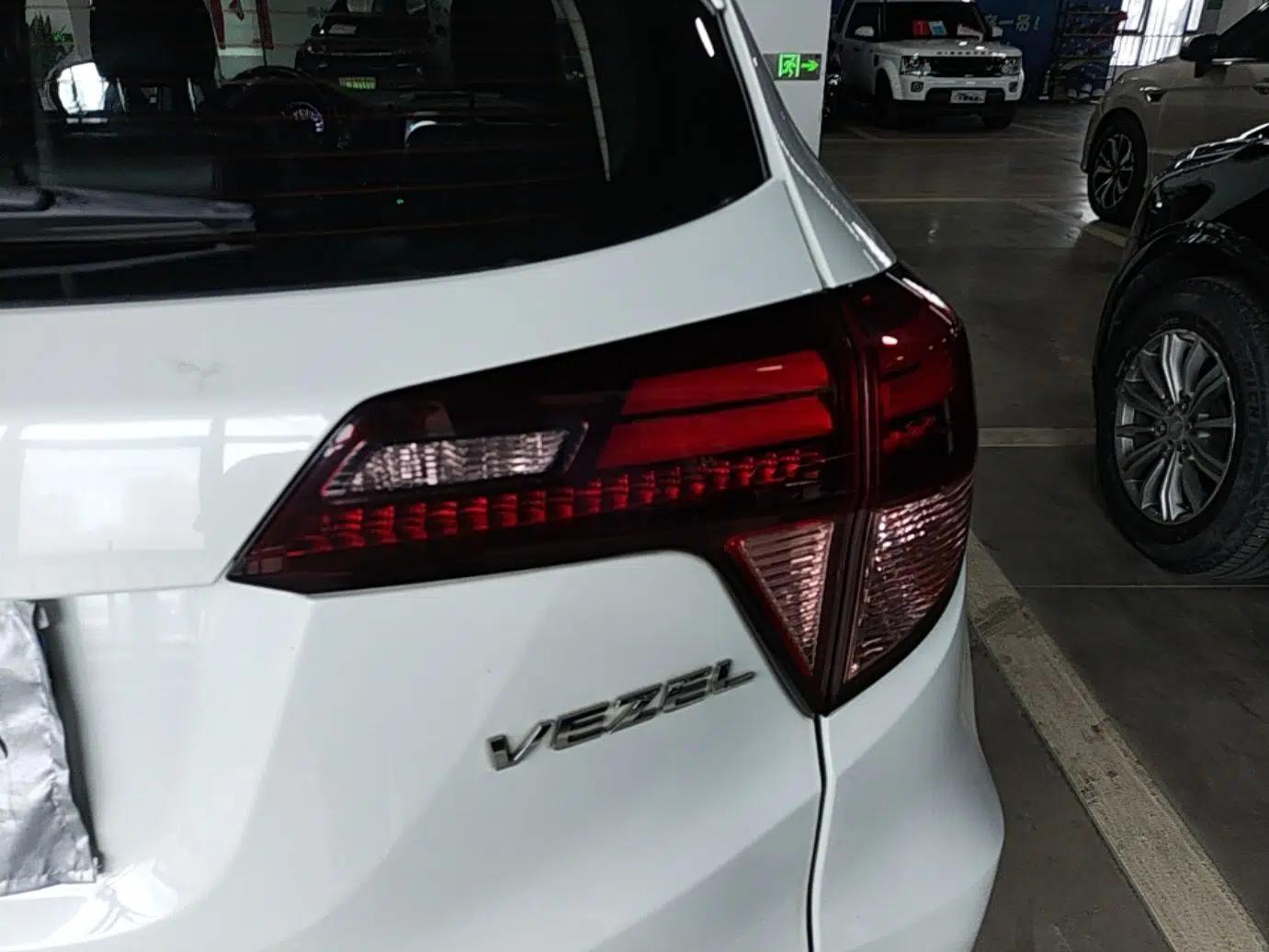 Honda Vezel 2018 1.5L CVT 2WD Technology Elite Model — миниатюра 9