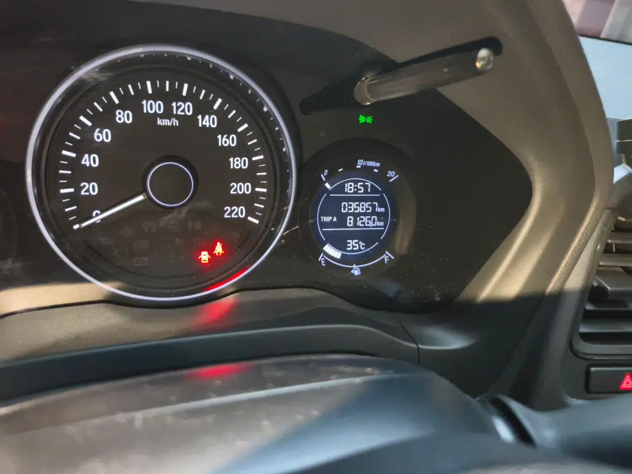 Honda Vezel 2020 1.5L CVT Pioneer Edition — миниатюра 11