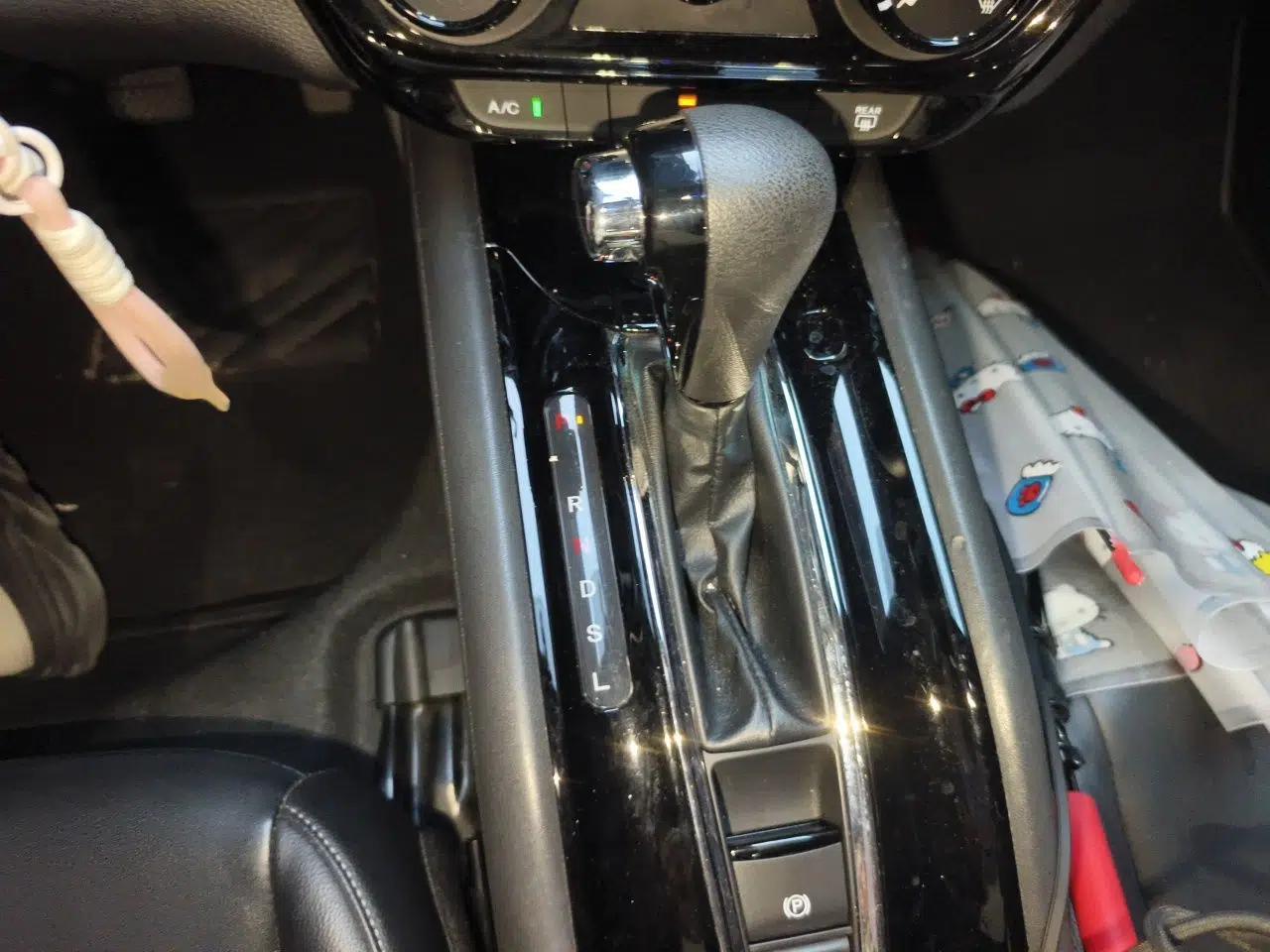 Honda Vezel 2020 1.5L CVT Pioneer Edition — миниатюра 13