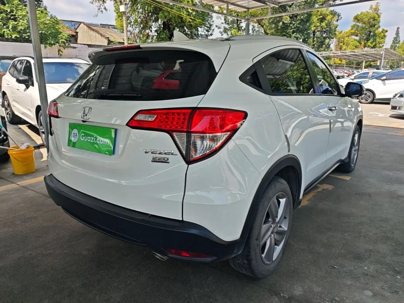 Honda Vezel 2020 220 TURBO CVT Elite Edition — миниатюра 6