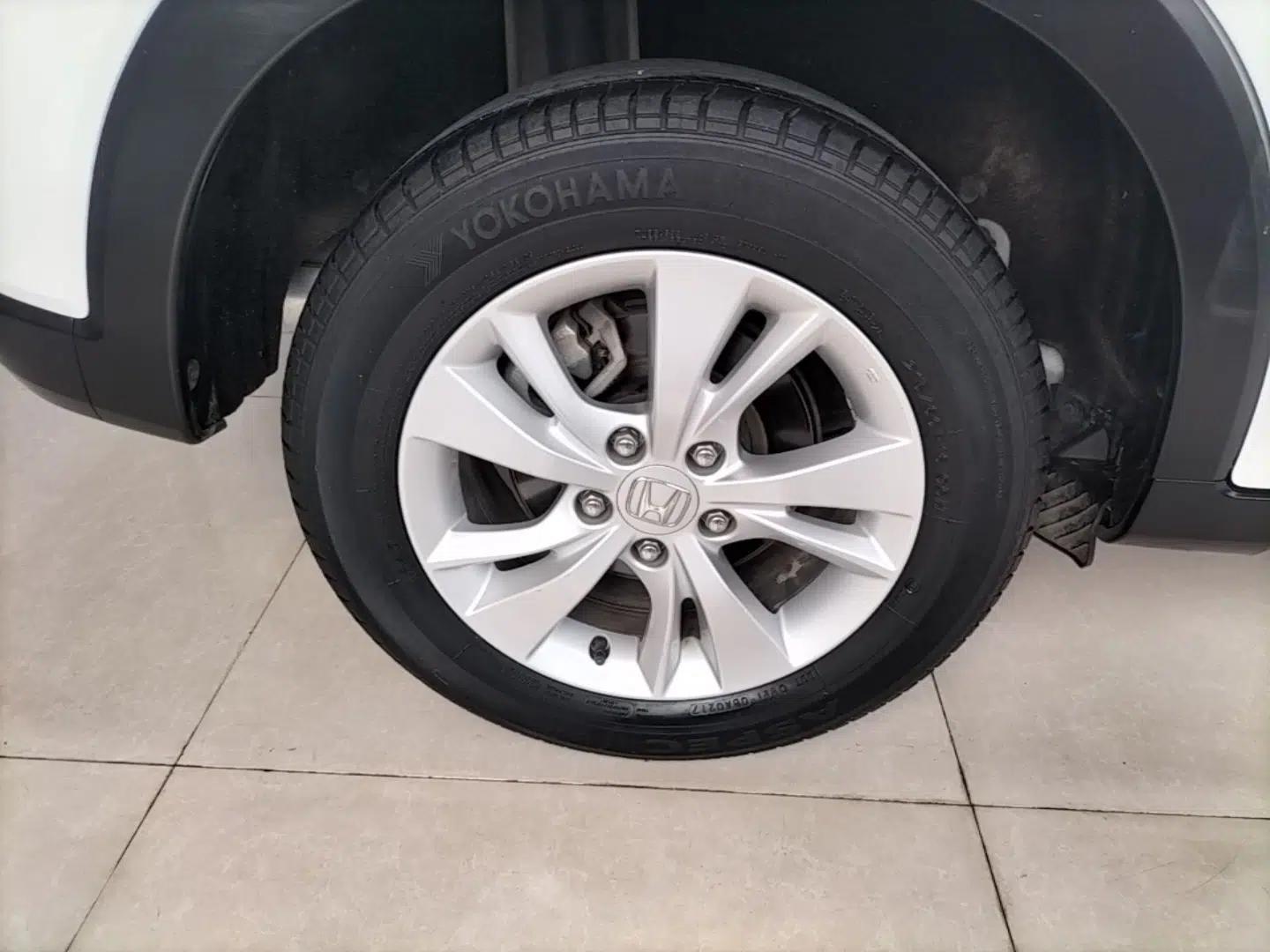 Honda Vezel 2017 1.5L CVT 2WD Comfort Model — миниатюра 11