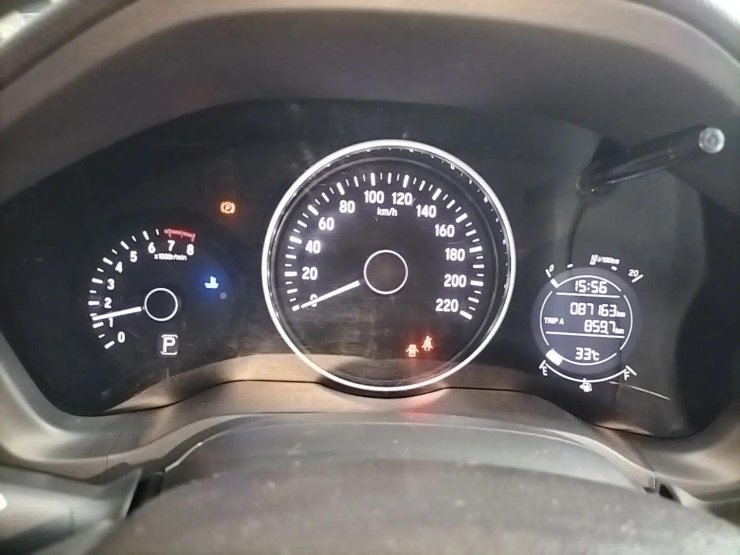 Honda Vezel 2017 1.5L CVT 2WD Comfort Model — миниатюра 14