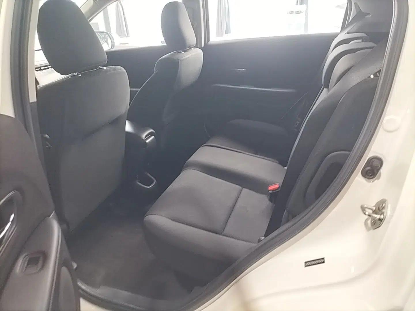 Honda Vezel 2017 1.5L CVT 2WD Comfort Model — миниатюра 20