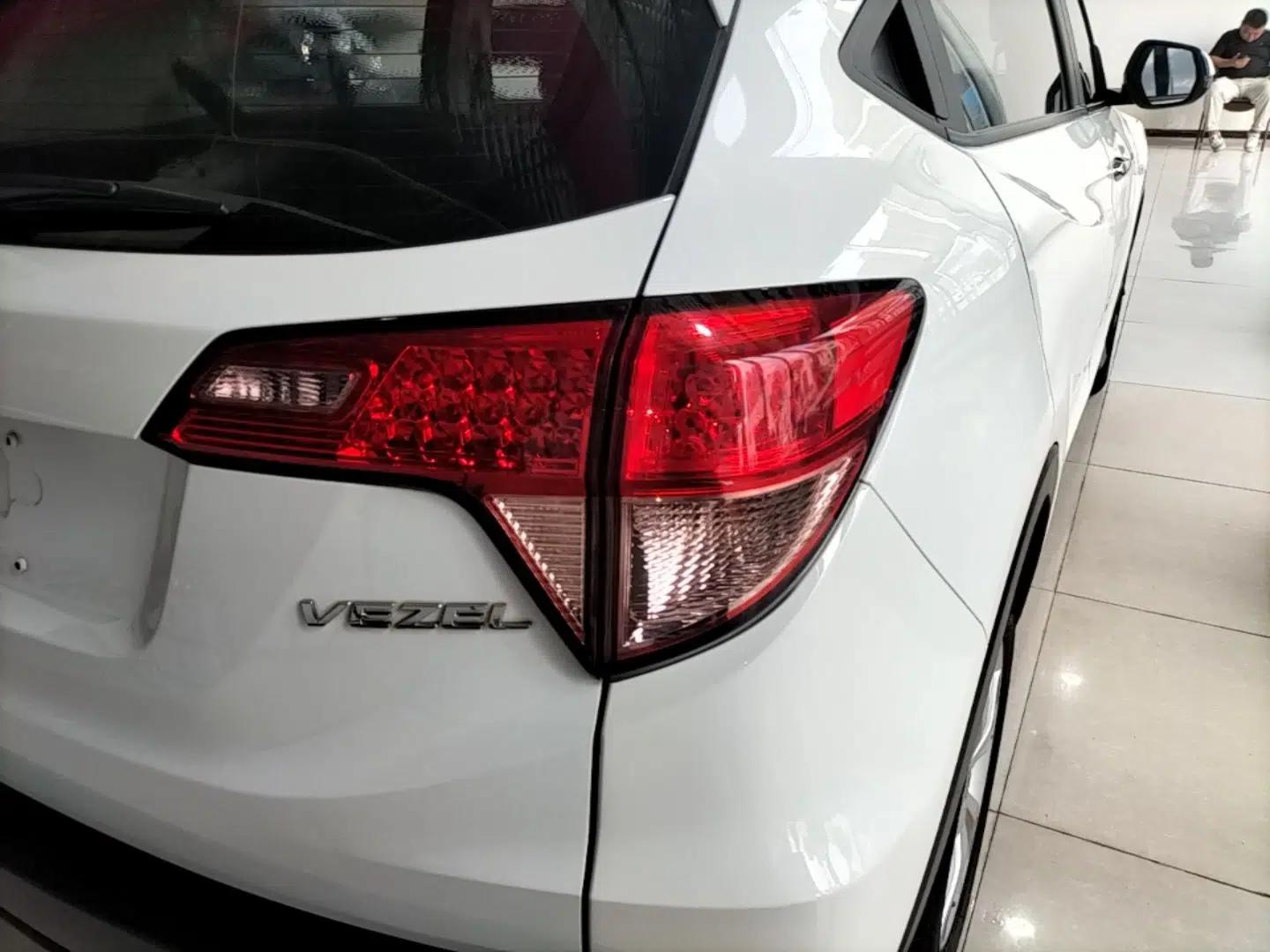 Honda Vezel 2017 1.5L CVT 2WD Comfort Model — миниатюра 9