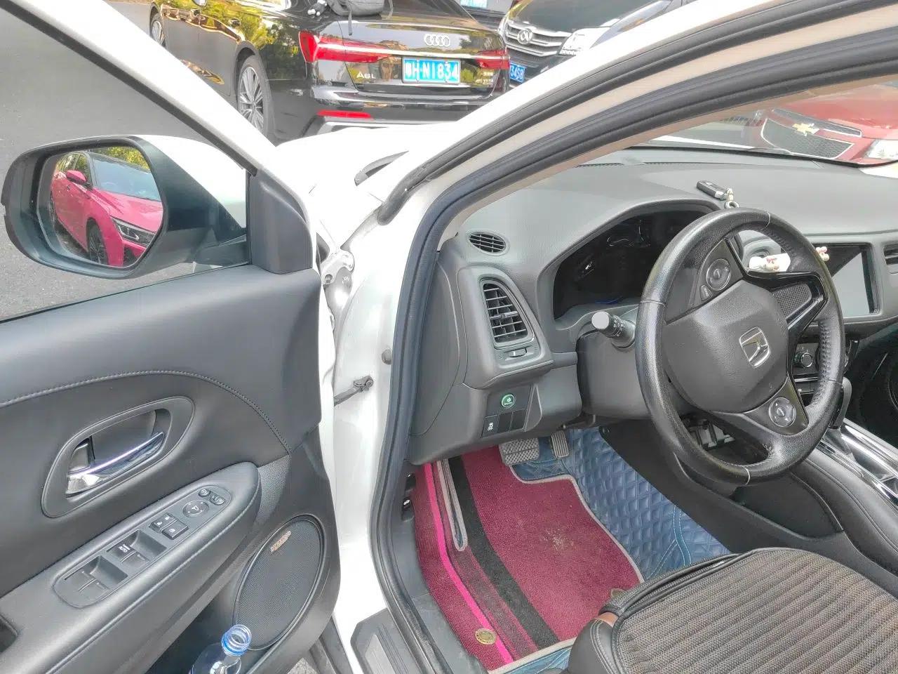 Honda Vezel 2018 1.5L CVT 2WD Technology Elite Model — миниатюра 16