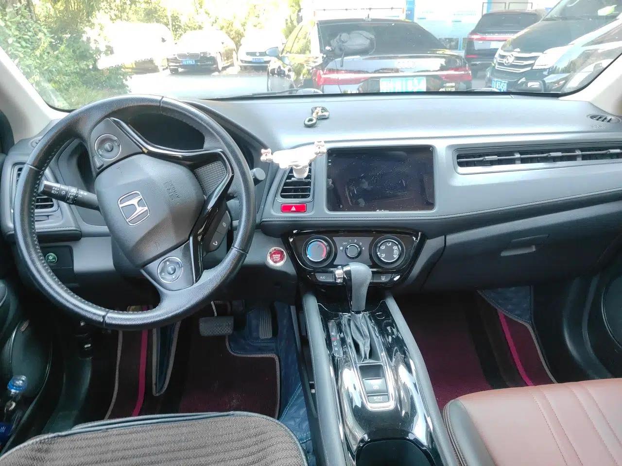 Honda Vezel 2018 1.5L CVT 2WD Technology Elite Model — миниатюра 9