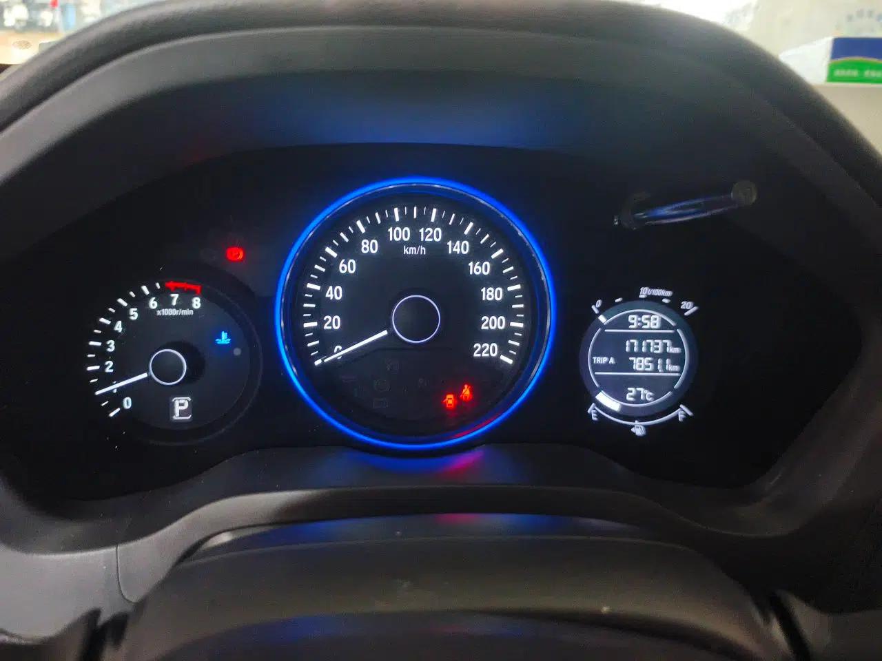 Honda Vezel 2017 1.5L CVT 2WD Comfort Model — миниатюра 11