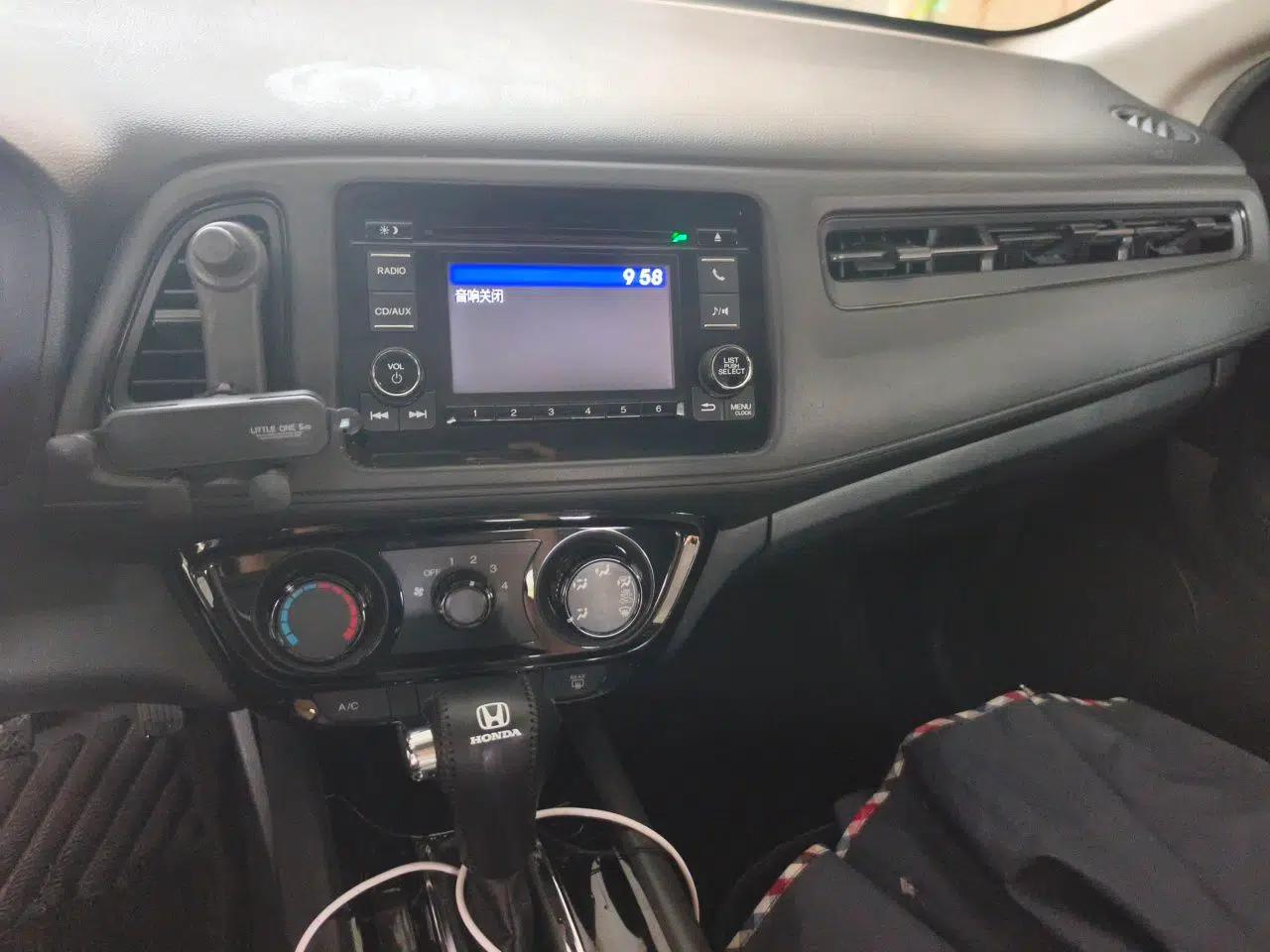 Honda Vezel 2017 1.5L CVT 2WD Comfort Model — миниатюра 13