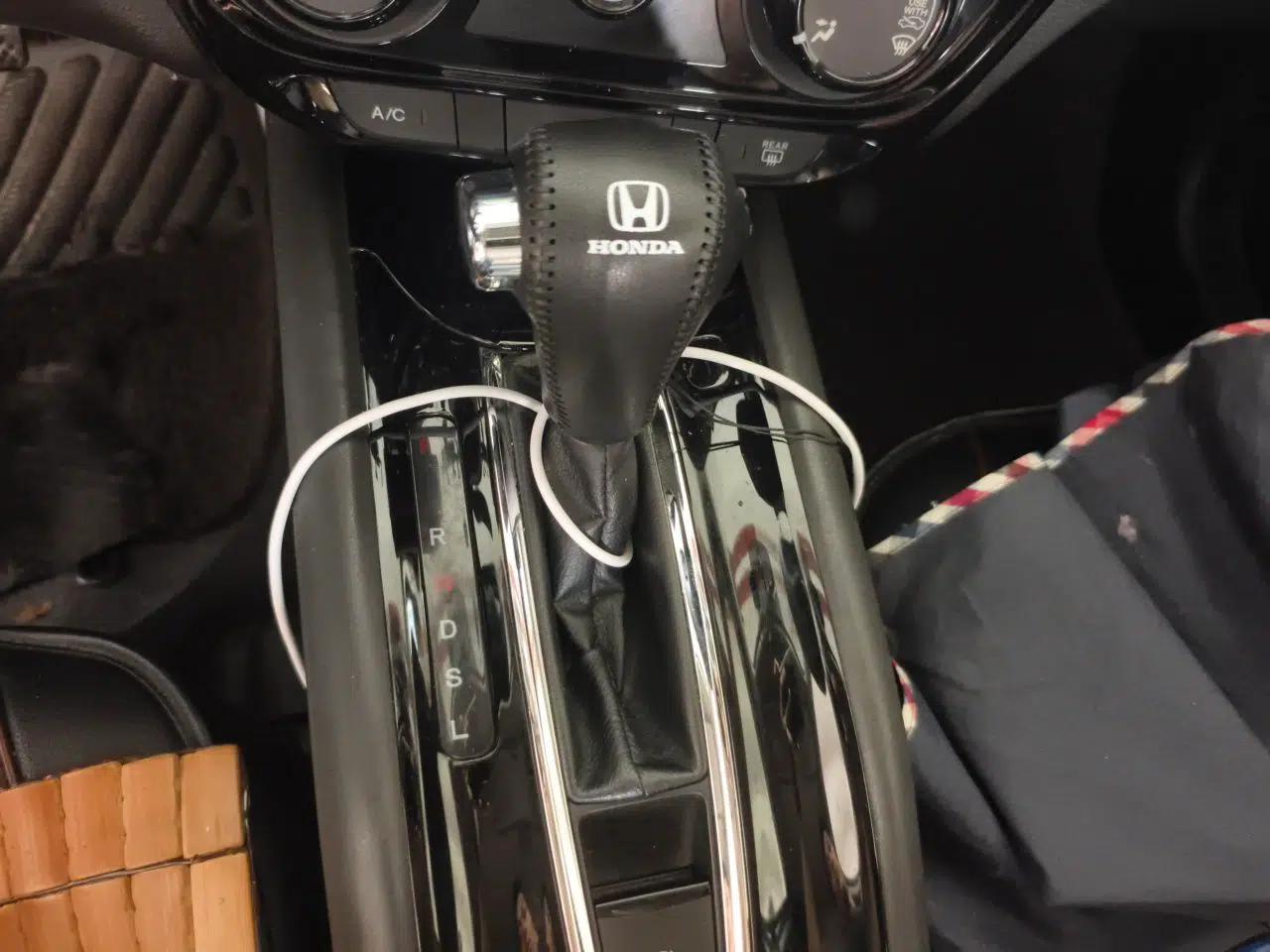 Honda Vezel 2017 1.5L CVT 2WD Comfort Model — миниатюра 14